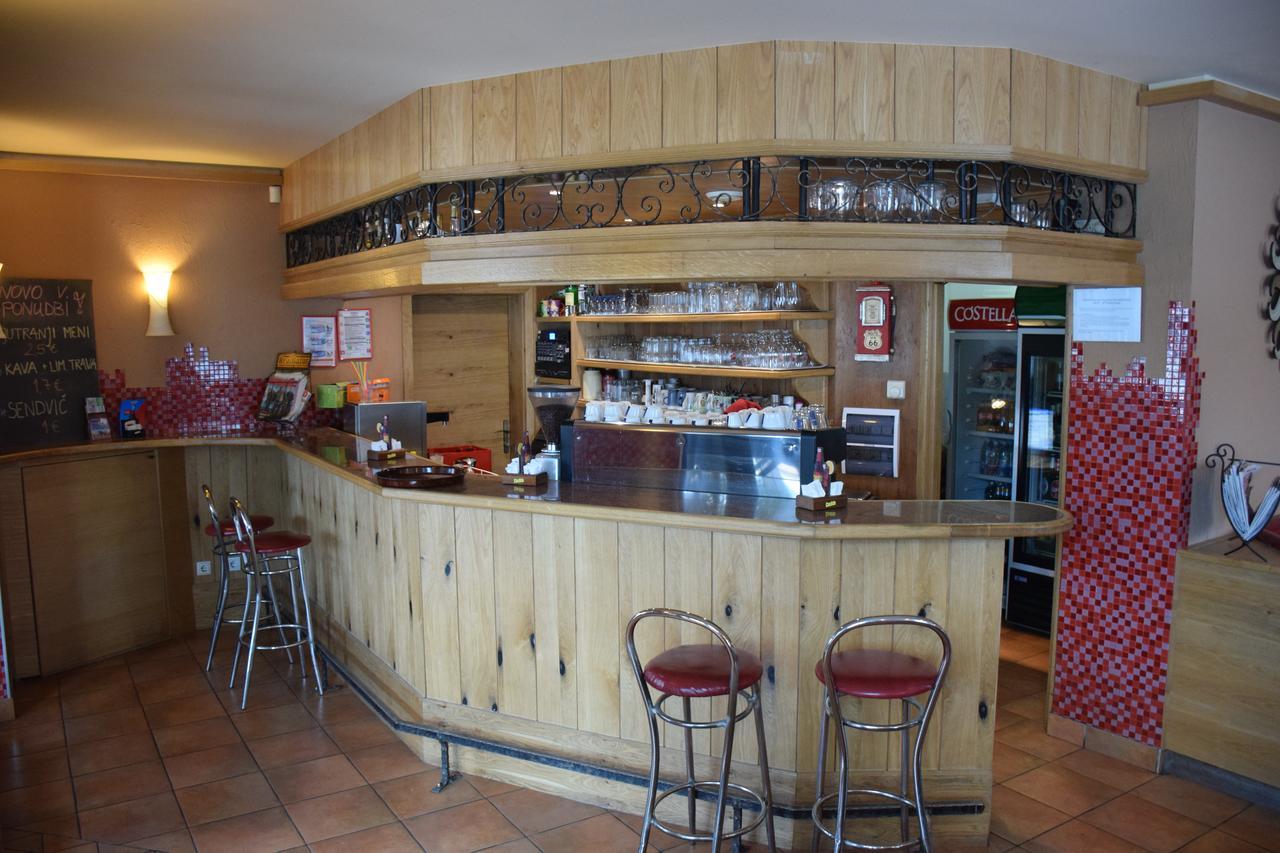 Hostel Novak Novo Mesto Ngoại thất bức ảnh